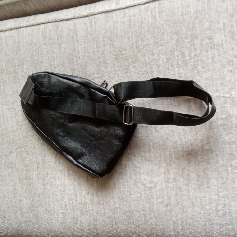 Backpack - Picture 2 of 5